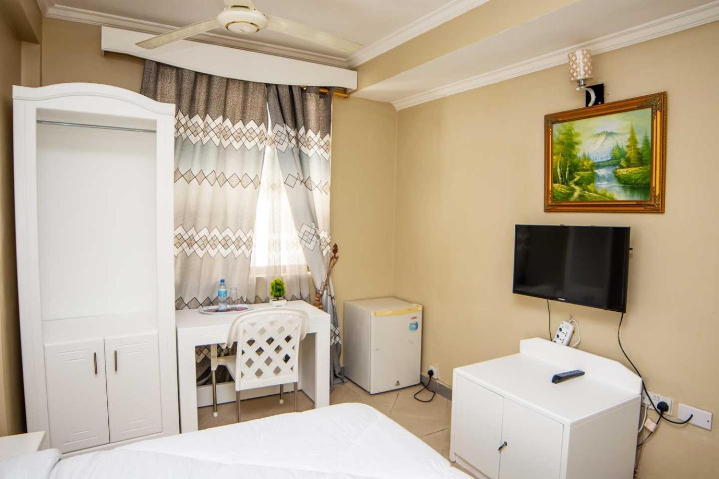 Hotel Kingdom Mwanza Extérieur photo